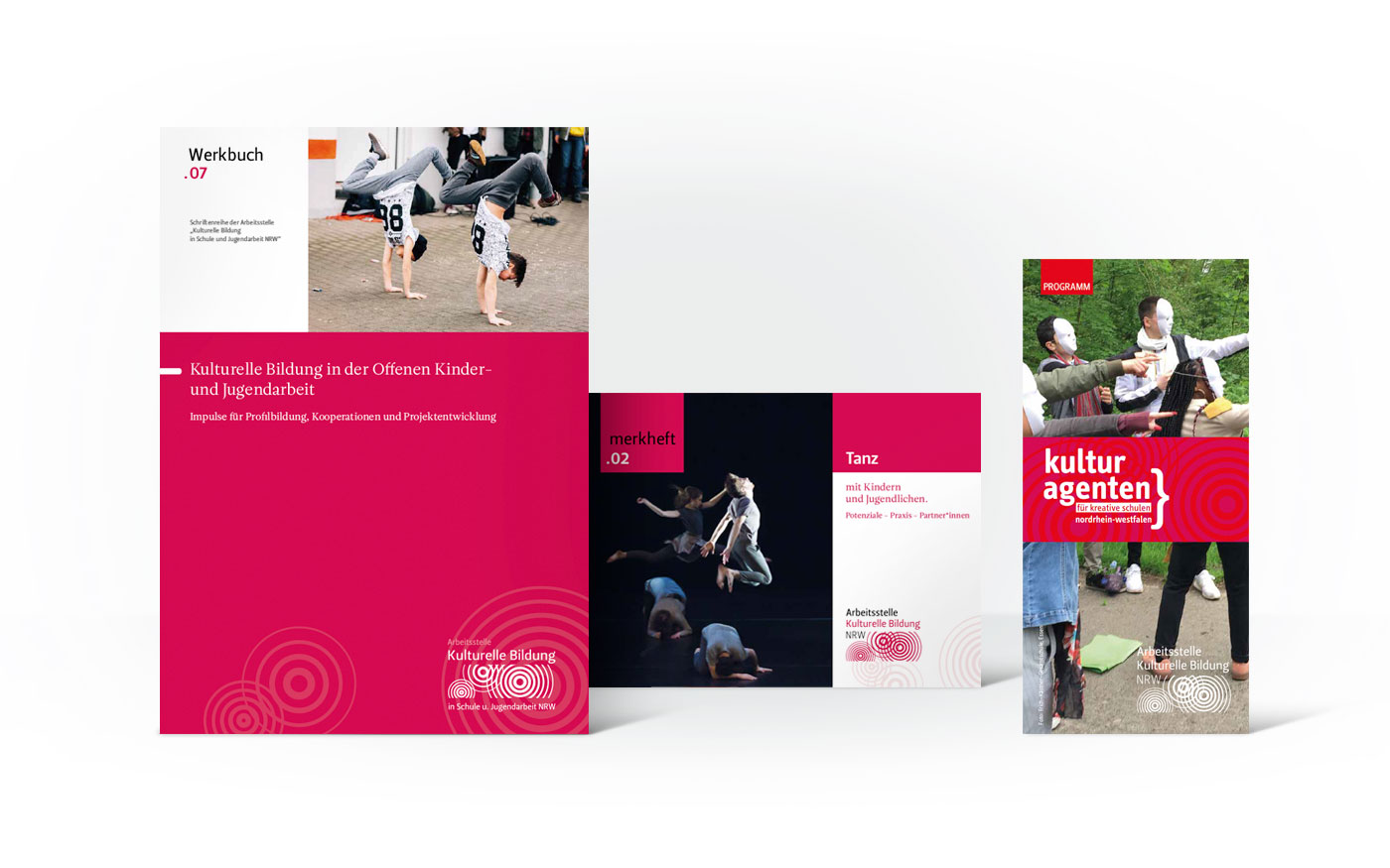 Präsentation verschiedener Printprodukte der Arbeitsstelle kulturelle Bildung NRW