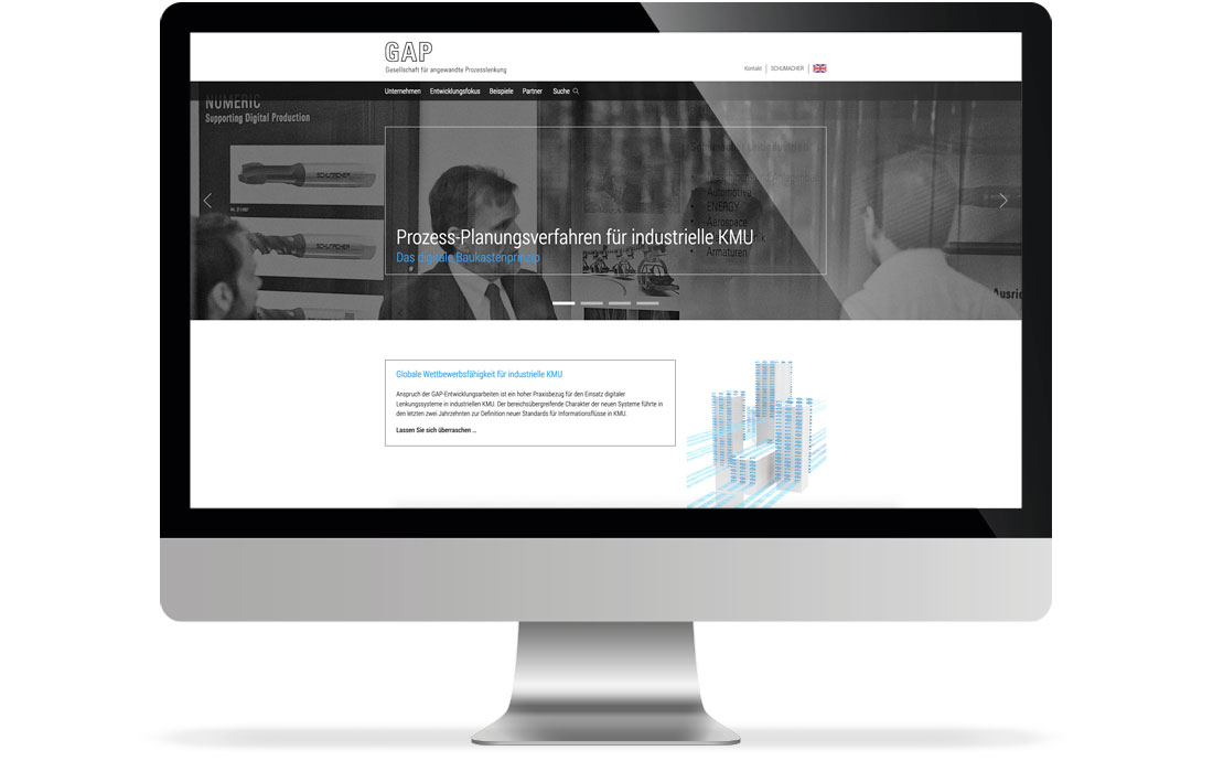 Webseite auf großem Monitor