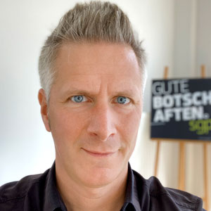 _Collage aus Plakat und Info-Cards der Volksbank Azubi-Kampagne