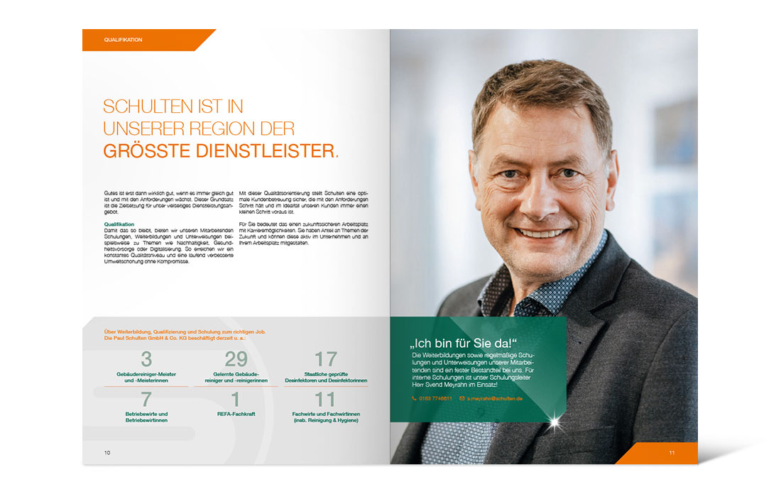 Doppelseite der Willkommensbroschüre für Mitarbeitende