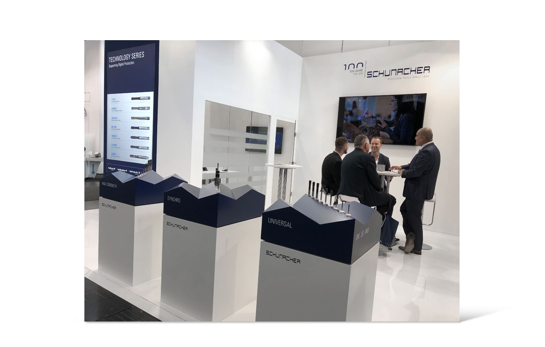 Bidl auf der Produktpräsentation auf dem Messestand