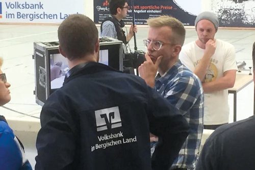 „Making of“-Bild vom Volksbank-Film – Szenenbesprechung mit Martin Mayer